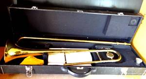 lot 21 image: EXCELLENT CECILIO BRASS FINISH TROMBONE WITH HARD CASE