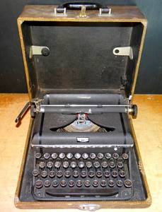 lot 29 image: VINTAGE ROYAL TYPEWRITER WITH GLASS KEYS IN CASE - WORKS