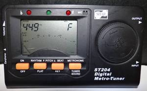 lot 71 image: ST204 Digital Metro-Tuner