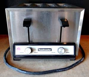 lot 152 image: COMMERCIAL Toastmaster TP409 Pop-up Bread Toaster - 4 Slots - 120V $$$