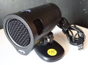 lot 175 image: Blackweb BWA19H0011 Premium USB Recording Microphone