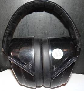 lot 183 image: CHAMPION NOISE CANCELLING EARMUFF PROTECTION