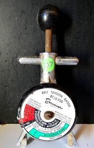 lot 207 image: Vintage BORROUGHS BT-33-73G BELT TENSION GAUGE DIAL TOOL