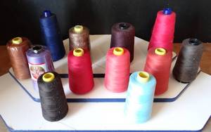 lot 255 image: LARGE LOT OF SEWINGEMBROIDERY THREAD AS SHOWN