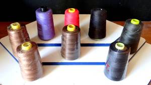 lot 256 image: LOT OF SEWINGEMBROIDERY THREAD AS SHOWN