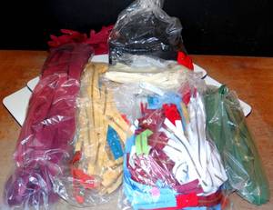lot 260 image: LARGE LOT OF ZIPPERS AS SHOWN