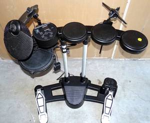 lot 283 image: Simmons SD Xpress Drum Set Black Used Electric - $$$