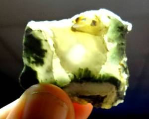lot 59 image: GREEN AGATE - NICE TRANSPARENCY - 10.1 grams