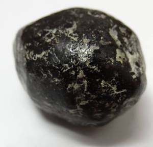 lot 46 image: RIEBECKITE STONE - DEEP BLACK COLOR - 21.8 grams