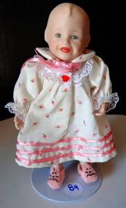 lot 89 image: Vintage Yolanda Bello Sarah Doll 1987
