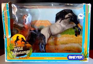 lot 94 image: Breyer Classic Americas Wild Mustang Series Rufo & Diablo produced only in 2001 #750101 $$