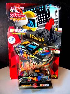 lot 109 image: Racing Champions Bobby Hamilton #4 Nascar The Originals Issue No. 18