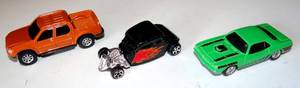 lot 129 image: COLLLECTION OF MAISTO DIE CAST CARS