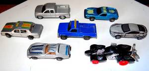 lot 130 image: LOT OF DIE CAST CARS AS SHOWN