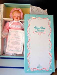 lot 146 image: EDWIN M KNOWLES ELIZABETHS HOMECOMING BABY BOOK TREASURES WBLANKET - NEVER OUT OF BOX