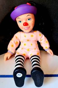 lot 157 image: VINTAGE 1996 Loonette The Clown Big Comfy Couch 19 Plush Doll Playmates $$