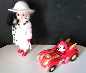 lot 188 image: DISNEY LOT - MADAME ALEXANDER CRUELLA & MICKEY MOUSE RACING CAR