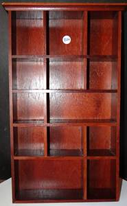 lot 204 image: NICE KNICK KNACK HANGING DIPSLAY RACK - HELD AVON COLLECTIBLES IN AUCTION