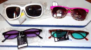 lot 224 image: NICE 400UV WOMENS SUNGLASSES AS SHOWN - NEW WTAGS (4X$)