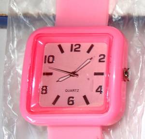 lot 250 image: LOT OF 5 - SOFT GEL STYLE QUARTZ WATCHES - PINK