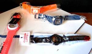 lot 251 image: ASSORTED LOT OF NEW STYLE WATCHES - LOT OF 4