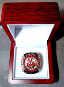 lot 262 image: BOSTON REDSOX WORLD CHAMPIONSHIP RING IN CUSTOM WOOD BOX - ANDREW BENINTENDI EDITION $$