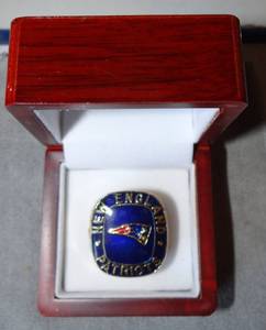lot 269 image: NEW ENGLAND PATRIOTS TOM BRADY COLLECTORS RING IN CUSTOM WOODEN GIFT BOX