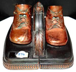 lot 276 image: AUTHENTIC SOLID BRASS BABY SHOE BOOKENDS - EXCELLENT CONDITION