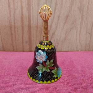 lot 30 image: Asian style painted bell almost 5 tall