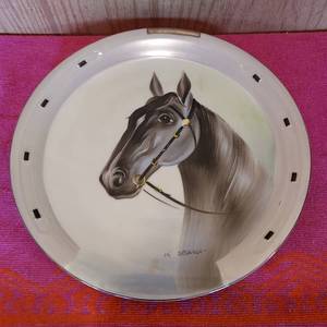 lot 49 image: 9 hand painted horse hanging plate