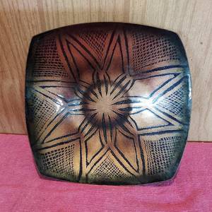 lot 78 image: 8 ceramic painted platebowl