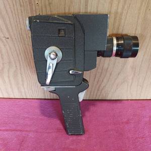 lot 90 image: Vintage Tower movie camera