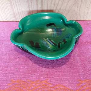 lot 94 image: Vintage glass ashtray