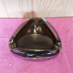 lot 95 image: Vintage glass ashtray