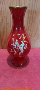 lot 104 image: 9 Asian style vase
