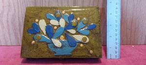 lot 117 image: Vintage wood trinket box