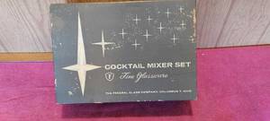 lot 136 image: Federal glass company cocktail mixer set