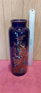 lot 137 image: Japanese style vase made in Japan