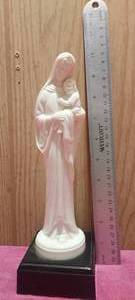 lot 143 image: Vintage 10 plastic religious figure on base