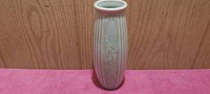 lot 150 image: Vintage flower vase