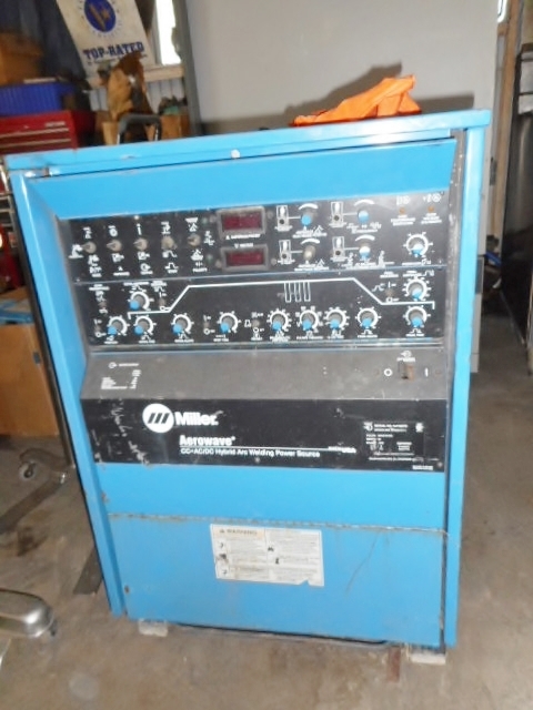 lot 1 image: Miller Aerowave arc welding power source