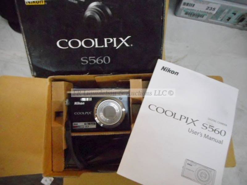 lot 243 image: Nikon coolpix cameras