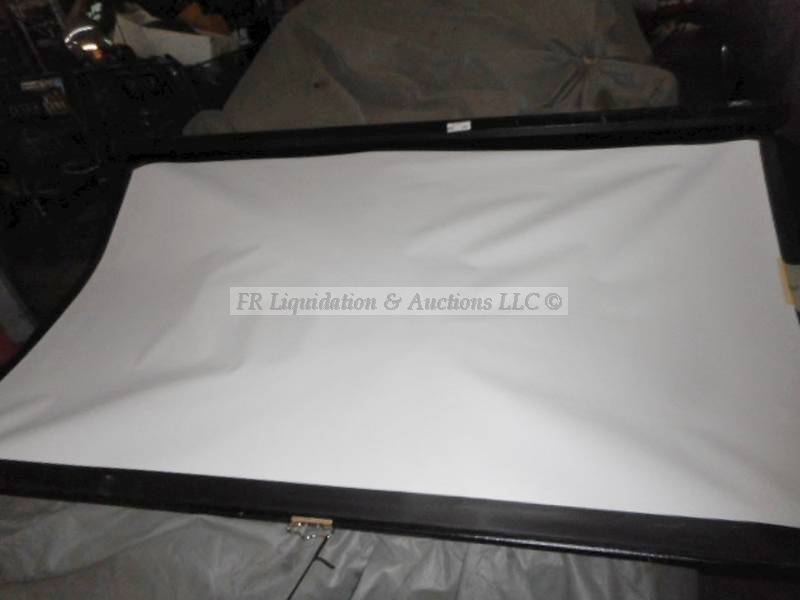 lot 228 image: Elite Screens Pull Down Manual ProjectorProjection Screen