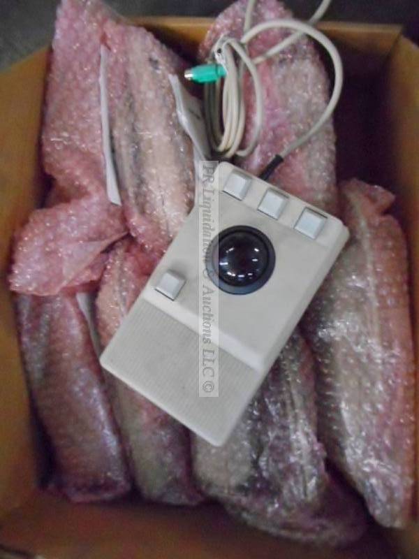 lot 218 image: Aerospace Light Industrial Desktop Trackball