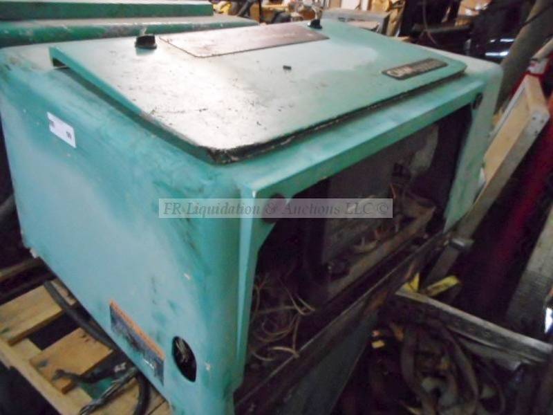 lot 90 image: Cummins Onan mobile generator