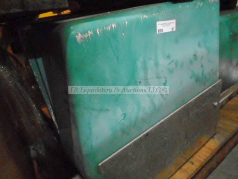 lot 91 image: Cummins Onan mobile generator