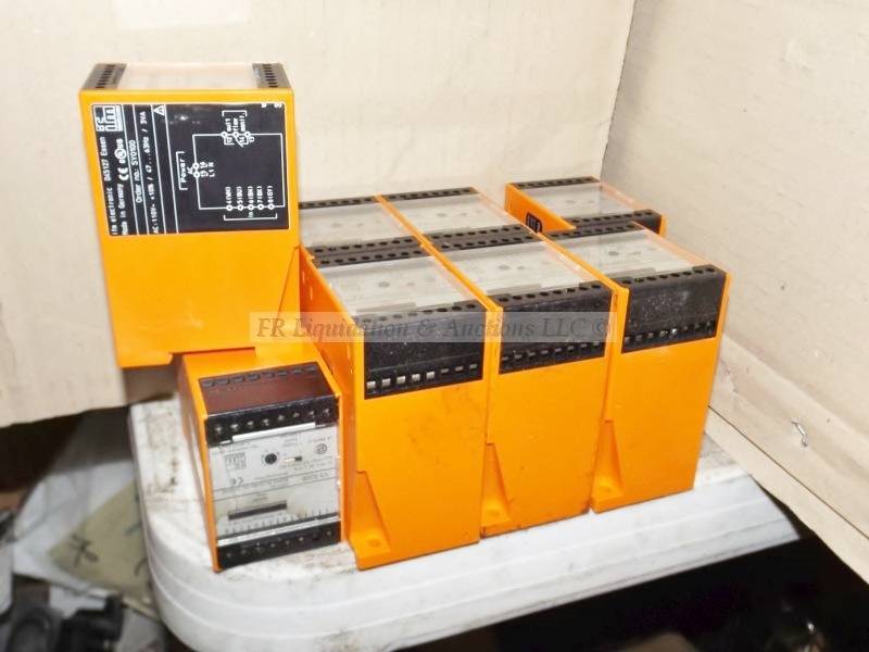 lot 15 image: Control monitors