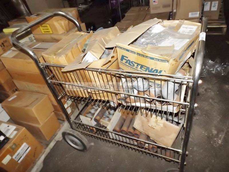 lot 172 image: Utility cart plus contents