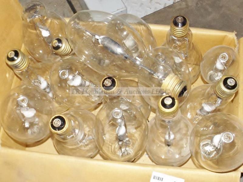 lot 178 image: Industrial metal halide light bulbs