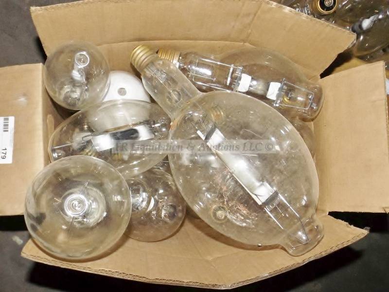 lot 179 image: Industrial metal halide light bulbs